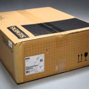 SIEMENS 6AV7886-0EC21-3AB0 Touch Panel for Industrial Applications