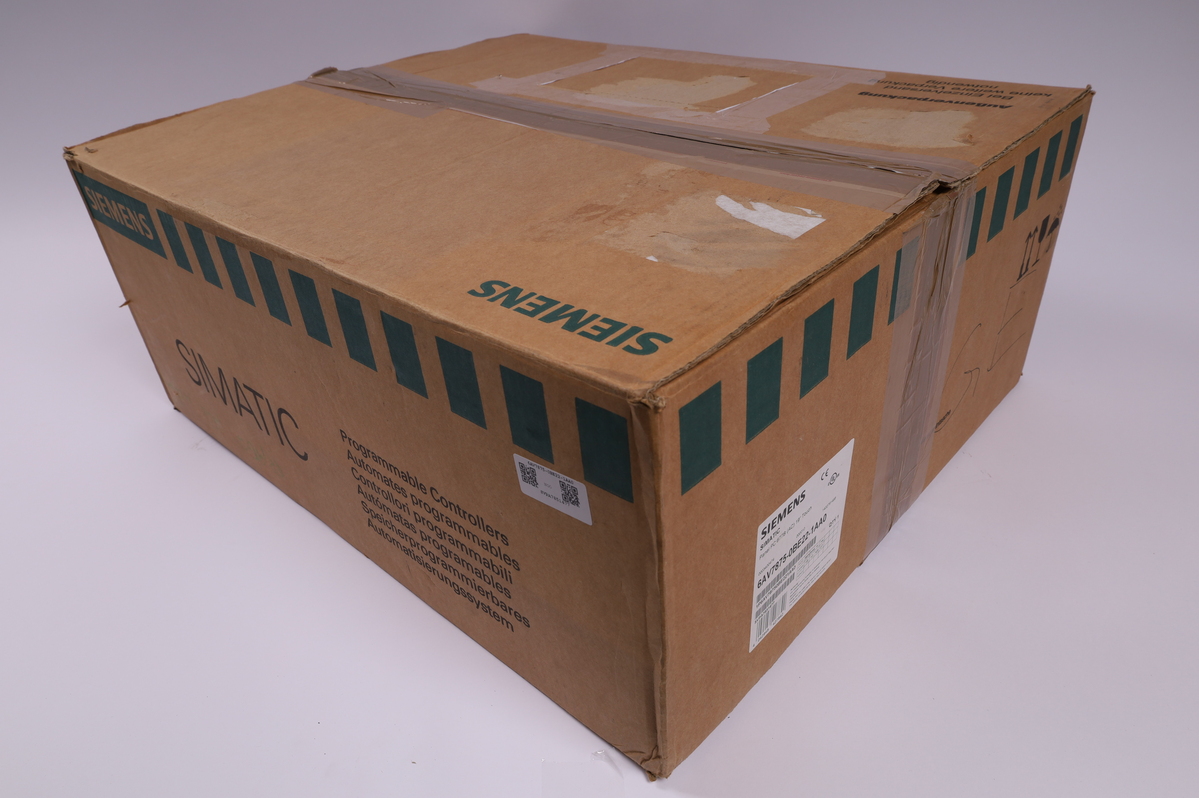 SIEMENS 6AV7875-0BE22-1AA0 Touch Panel for Industrial Applications